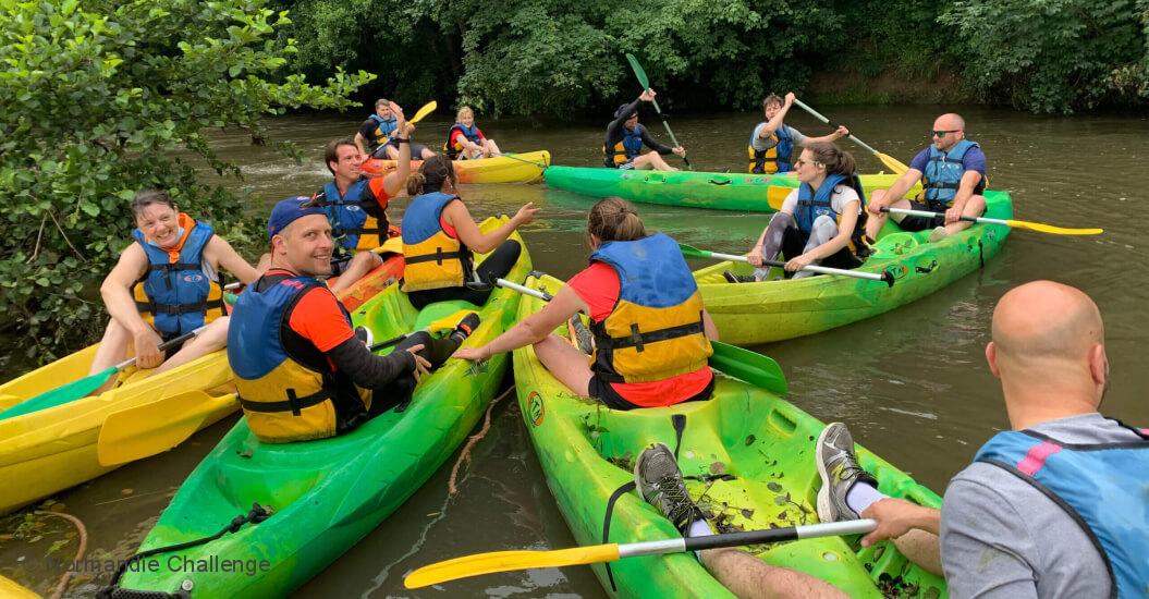 activité canoë-kayak en groupe en Normandie