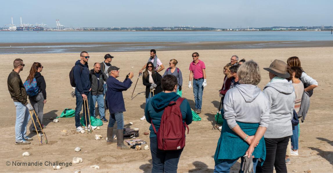 ramassage déchets sur les plages normandes