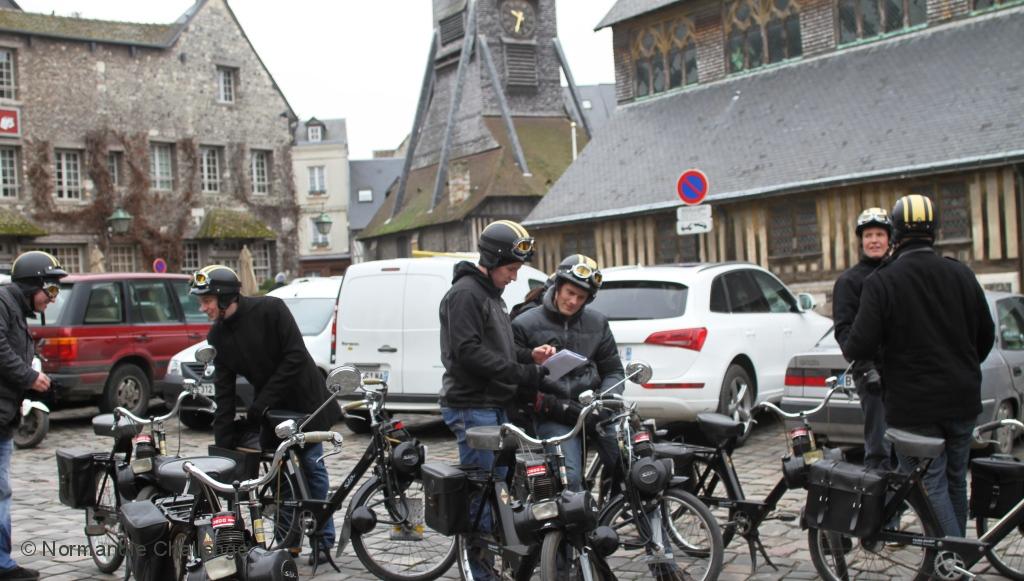 Rallye en Solex dans Honfleur
